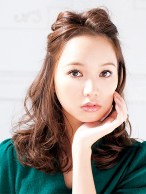 Transform Your Look! A Special Guide to 'Bangs Styles' for Brides on Their Big Day♡にて紹介している画像