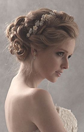Transform Your Look! A Special Guide to 'Bangs Styles' for Brides on Their Big Day♡にて紹介している画像