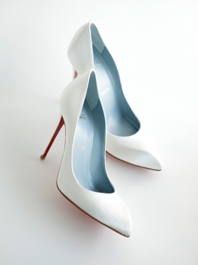 Three Coveted High-End Brands: Wearing the Best Bridal Shoes for Your Special Day ♡にて紹介している画像