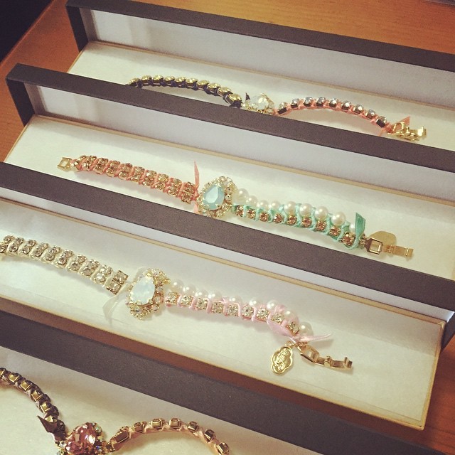 Sparkling Accessories: The Adorable Jewelry Friendship Bracelets from 'niita' ♡にて紹介している画像