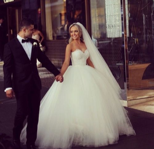 天使みたい！ふわふわ可愛い色別ボールガウンドレスまとめ♡にて紹介している画像