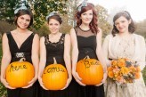 A Must-Capture During Halloween! A Collection of Wedding Photos Featuring Jack-o'-Lanterns♡にて紹介している画像