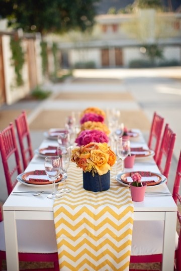 Adorable Patterns: A Collection of Tablecloth Inspirations to Define Your Party's Atmosphereにて紹介している画像