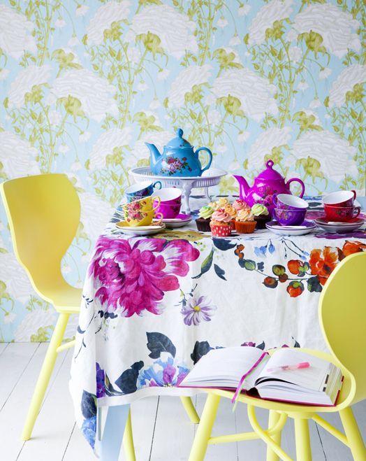 Adorable Patterns: A Collection of Tablecloth Inspirations to Define Your Party's Atmosphereにて紹介している画像