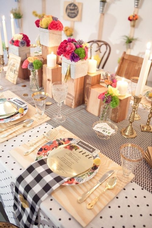 Adorable Patterns: A Collection of Tablecloth Inspirations to Define Your Party's Atmosphereにて紹介している画像