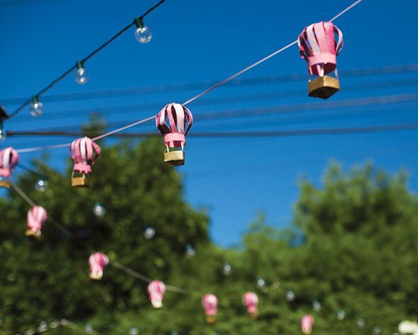 "Don't Waste It! DIY Toilet Paper Rolls into Fun Party Items♡"にて紹介している画像