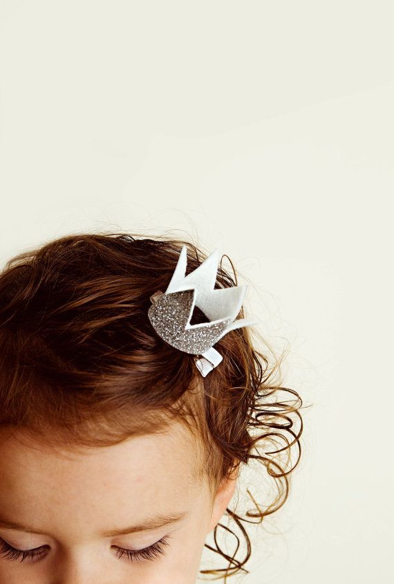 "Don't Waste It! DIY Toilet Paper Rolls into Fun Party Items♡"にて紹介している画像