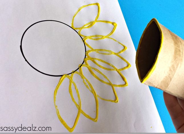 "Don't Waste It! DIY Toilet Paper Rolls into Fun Party Items♡"にて紹介している画像