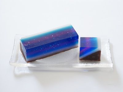 "Capturing the Tanabata Sky in Traditional Japanese Sweets: The Beautiful 'Amanogawa Yokan' by Shichijo Kanpundo!"にて紹介している画像