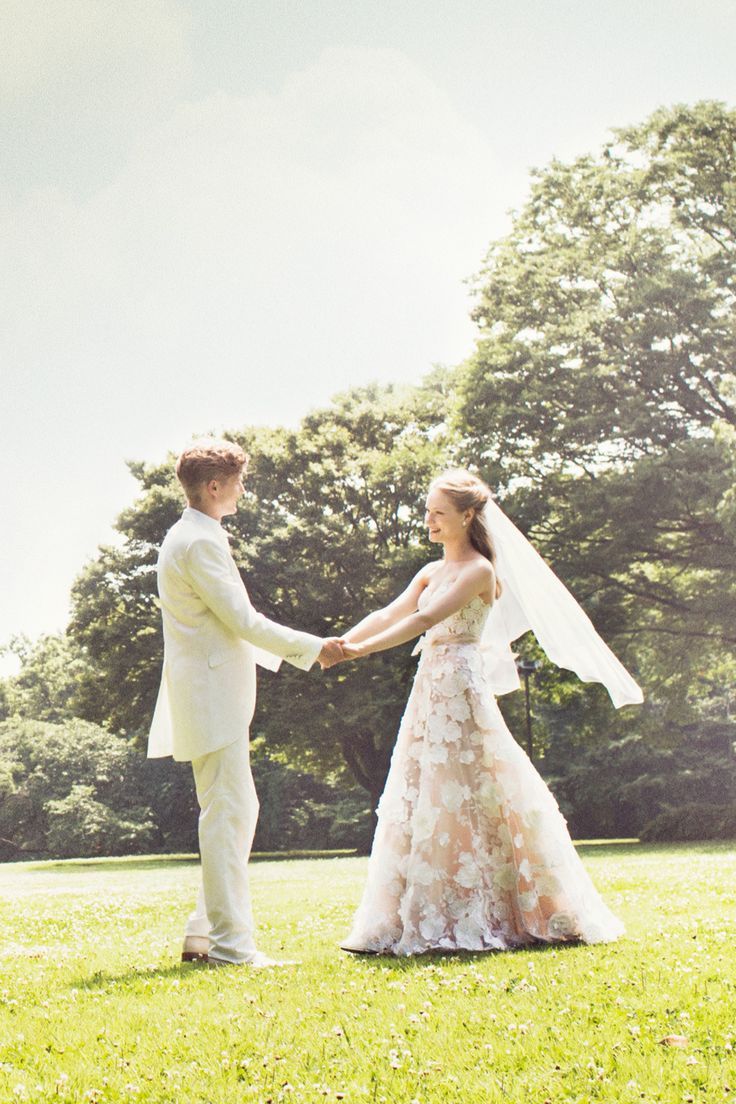 Extra Edition for Guests! The Trend of "Bridal Newspapers" Capturing the History of the Newlyweds is on the Rise♡にて紹介している画像