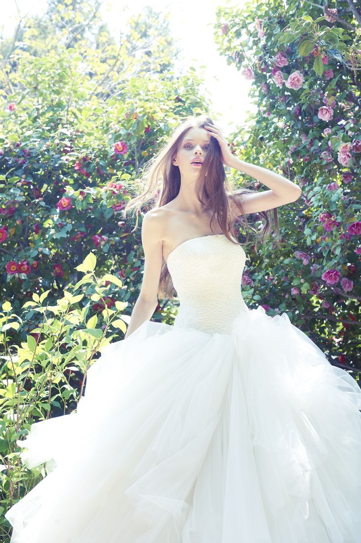 Discover the Perfect Dress: The Exquisite Dress Collection from the Trending Brand 'Anteliebe'!にて紹介している画像