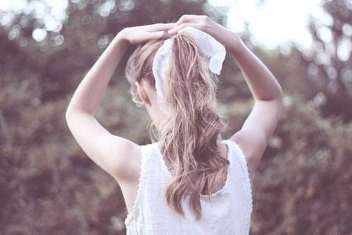 一瞬でかわいくなれる♡お呼ばれヘアにぴったりなポニーテールアレンジ特集♡にて紹介している画像