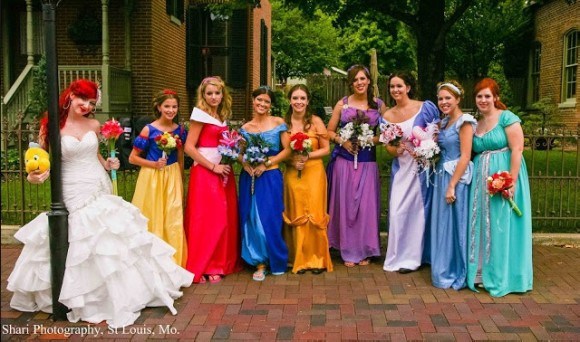 A Dreamy Celebration: A Wedding Where the Bride and All Guests Transform into Disney Characters!にて紹介している画像
