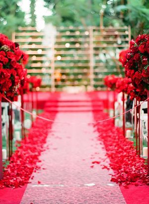 Adorable Ideas Filled with Romantic and Cute Shades of Red ♡にて紹介している画像