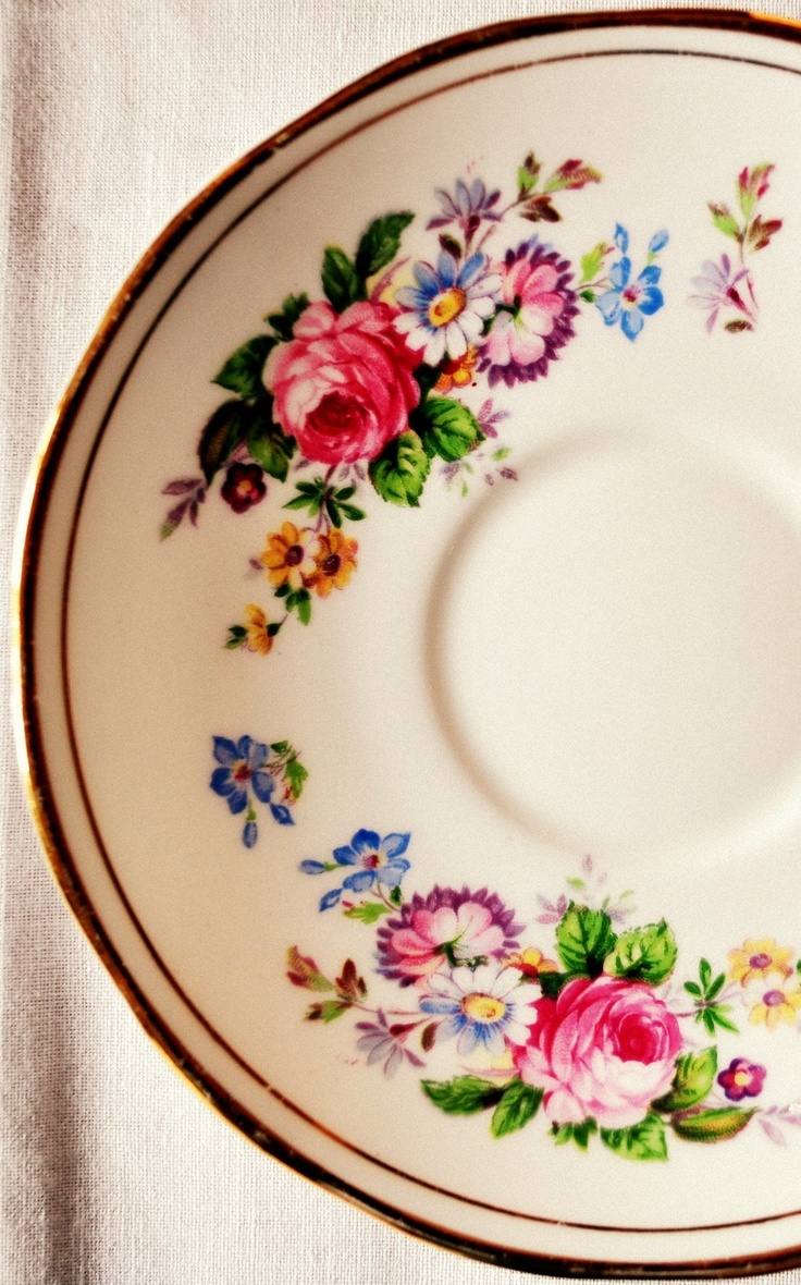 Gathering Exquisite Ceramic Tableware with Artistic and Gorgeous Patterns♡にて紹介している画像