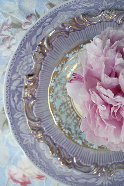 Gathering Exquisite Ceramic Tableware with Artistic and Gorgeous Patterns♡にて紹介している画像