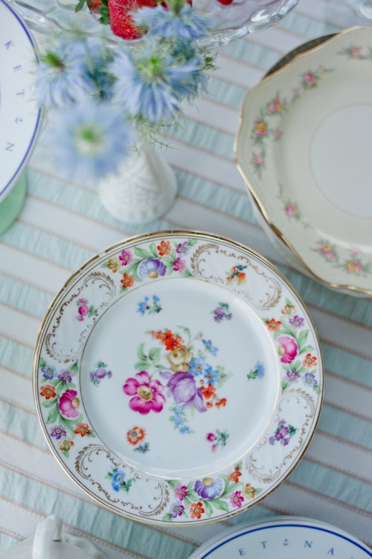 Gathering Exquisite Ceramic Tableware with Artistic and Gorgeous Patterns♡にて紹介している画像