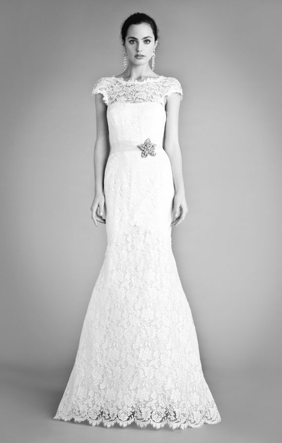 Catherine Princess of Wales' Favorite: The Stunning Wedding Dress by Temperley Londonにて紹介している画像