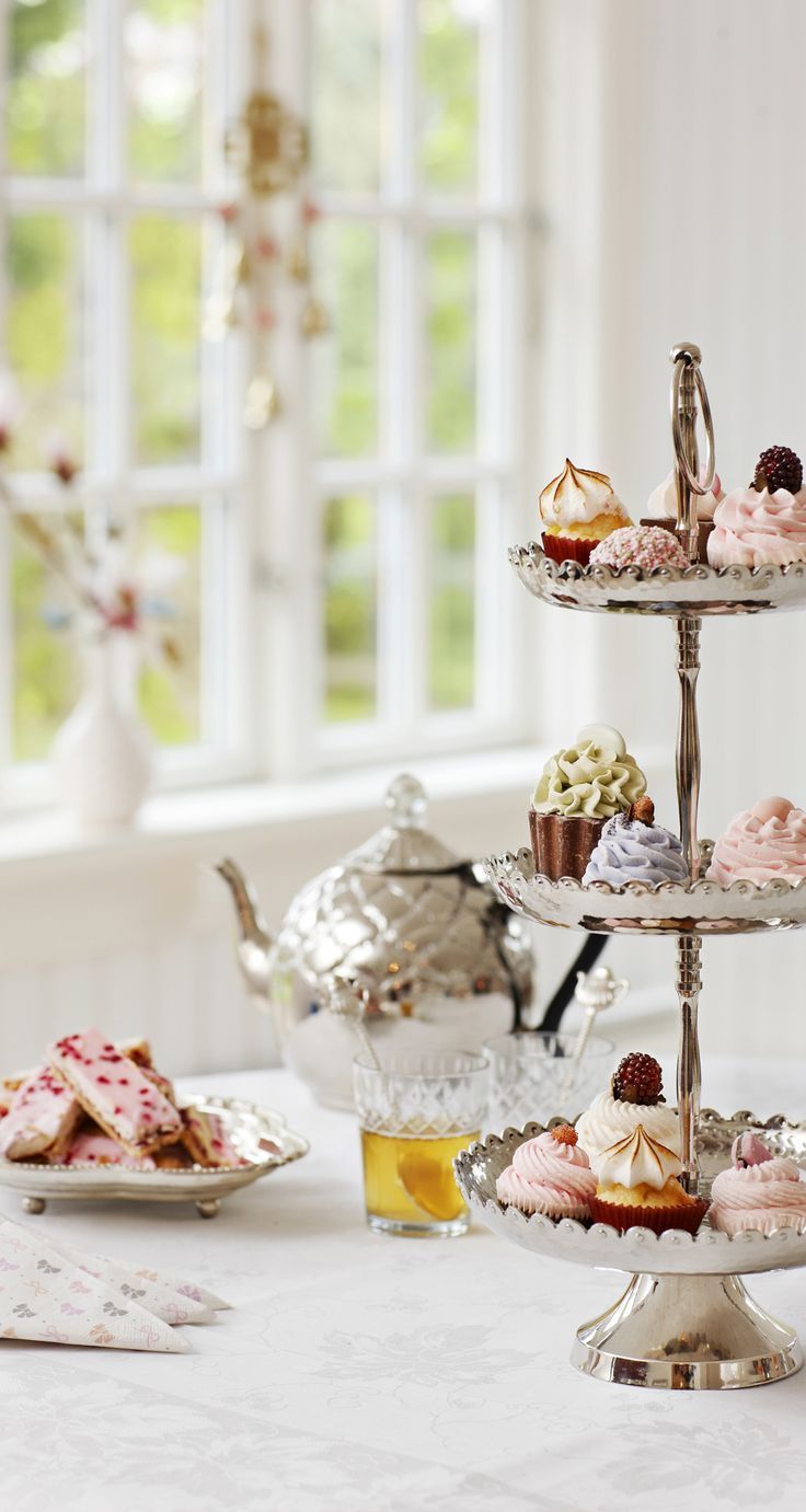 Let's Have a Lovely Tea Party with Adorable Antique-patterned Teacups ♡にて紹介している画像