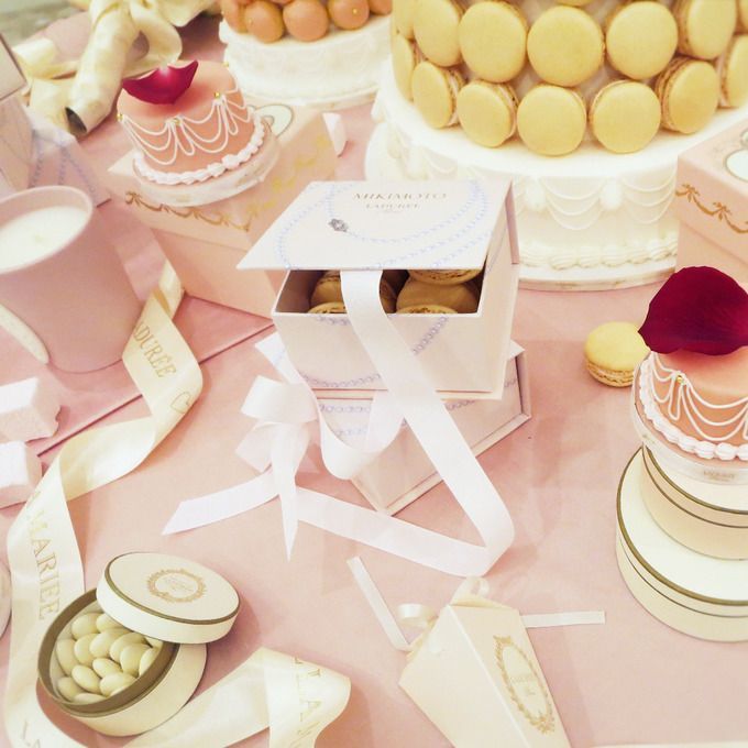 Dreamy Marriage: Limited Edition Macarons by Ladurée x Mikimoto are Cute & Delicious!にて紹介している画像