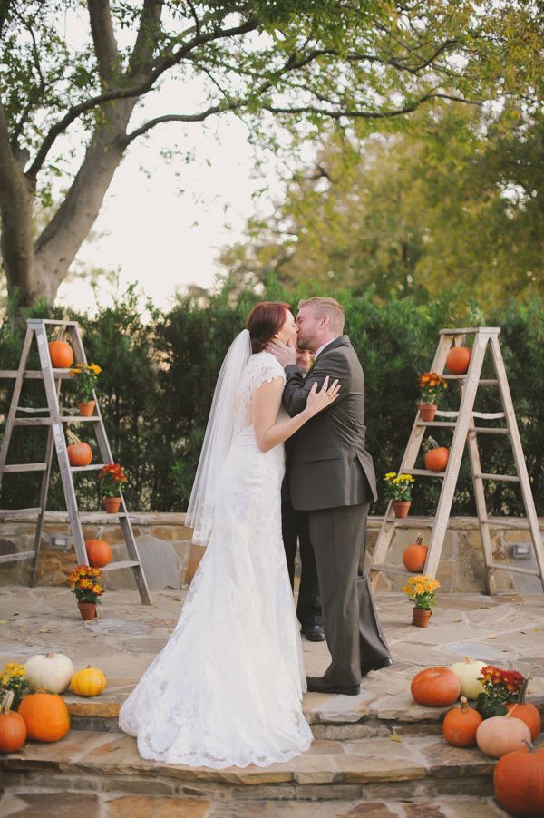 A Must-Capture During Halloween! A Collection of Wedding Photos Featuring Jack-o'-Lanterns♡にて紹介している画像
