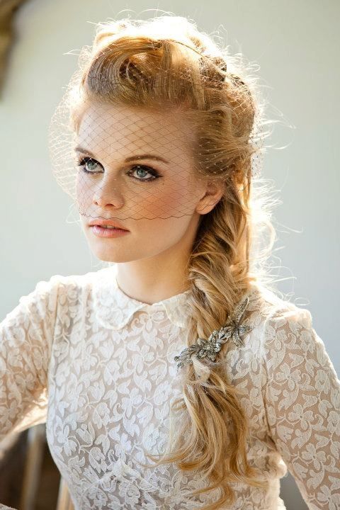 Stunning Vintage-Like Wedding Dresses ♡にて紹介している画像