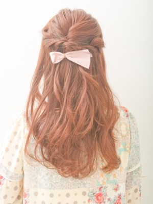 Step-by-Step Video Included! Adorably Cute 3 Types of Half-Up Hairstyles ♡にて紹介している画像