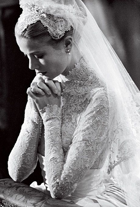 Stunning Vintage-Like Wedding Dresses ♡にて紹介している画像