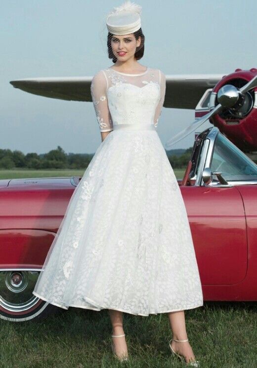 Stunning Vintage-Like Wedding Dresses ♡にて紹介している画像