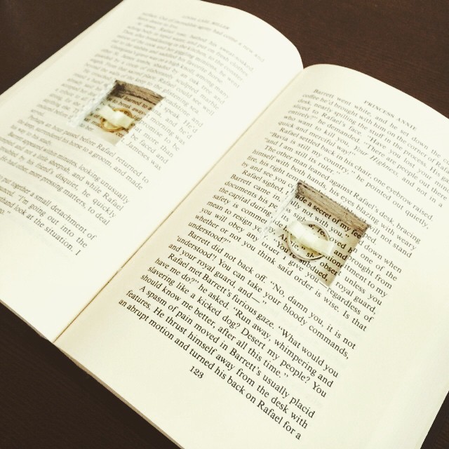 "Adorable Ring Pillow Ideas Catalog by Material & Design*"にて紹介している画像