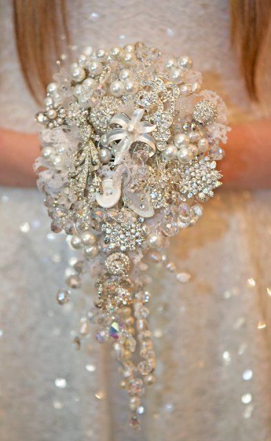 Sparkling and Gorgeous: Have You Heard About the Trending 'Crystal Bouquet'?にて紹介している画像