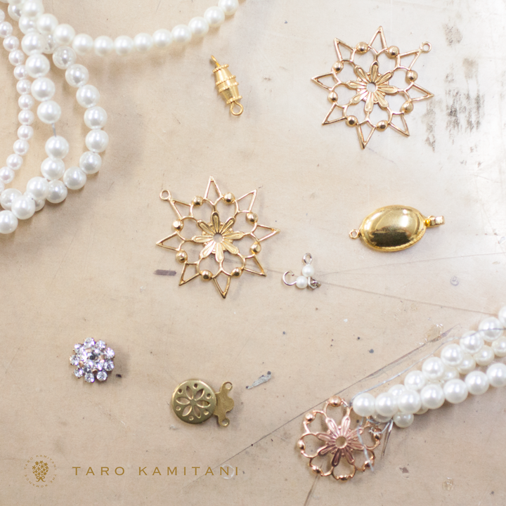 A Lifetime of Romantic Declaration ♡ The Dreamy Cuteness of "TAROKAMITANI" Tiara*にて紹介している画像