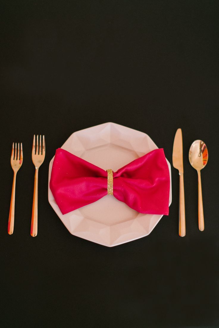 可愛いナプキンの折り方!”飾りナプキン”でゲストをお迎え♡にて紹介している画像
