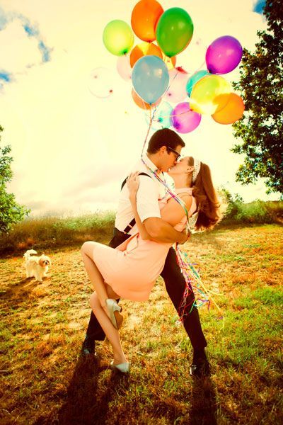 Charming Balloons: A Collection of Wedding Photos that Feel Like Happiness is Reaching the Skyにて紹介している画像