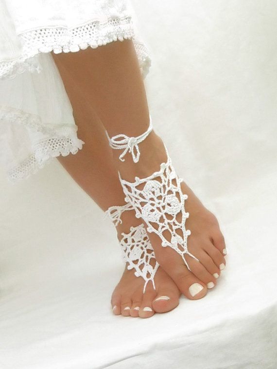 Cute Barefoot Accessories: A Perfect Collection of Foot Jewelry for Beach Weddings!にて紹介している画像