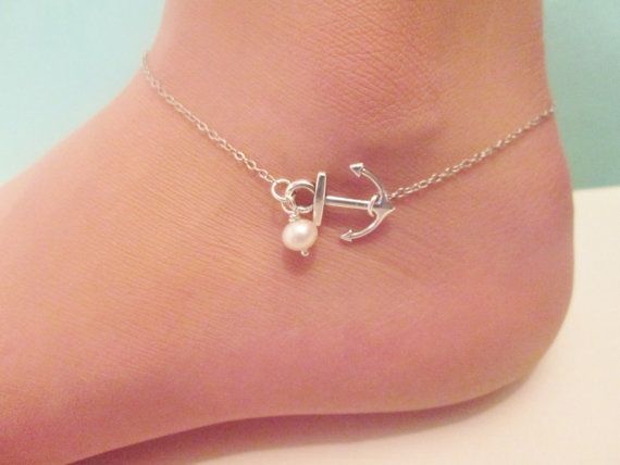 Cute Barefoot Accessories: A Perfect Collection of Foot Jewelry for Beach Weddings!にて紹介している画像