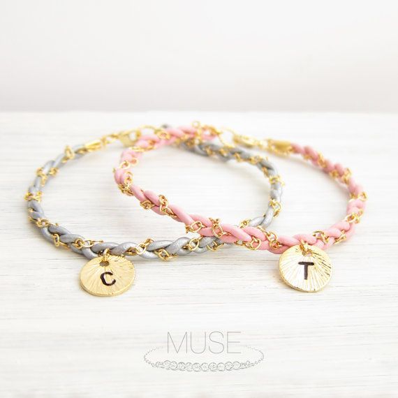 Cute Barefoot Accessories: A Perfect Collection of Foot Jewelry for Beach Weddings!にて紹介している画像