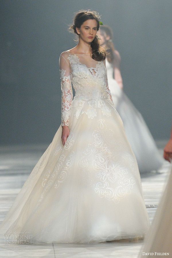 The Angelic Cutness♡ Charming in David Fielden's Fluffy Wedding Dress＊にて紹介している画像