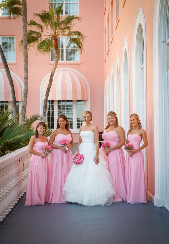 What Shade of Pink Will You Choose? A COLLECTION of Bridesmaid Dresses in Various Pink Tones for Different Moods♡にて紹介している画像