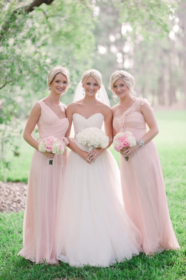 What Shade of Pink Will You Choose? A COLLECTION of Bridesmaid Dresses in Various Pink Tones for Different Moods♡にて紹介している画像