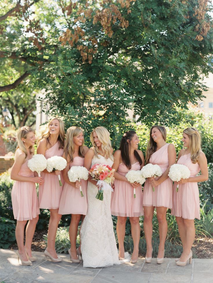 What Shade of Pink Will You Choose? A COLLECTION of Bridesmaid Dresses in Various Pink Tones for Different Moods♡にて紹介している画像