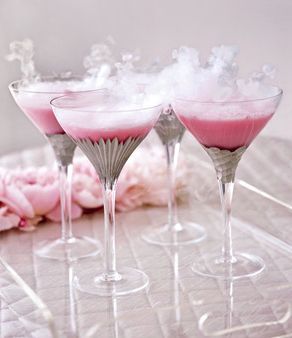 Adorably Fluffy Summer Drinks: Delight Your Guests with Cotton Candy Soda!にて紹介している画像