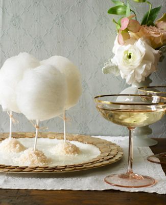Adorably Fluffy Summer Drinks: Delight Your Guests with Cotton Candy Soda!にて紹介している画像