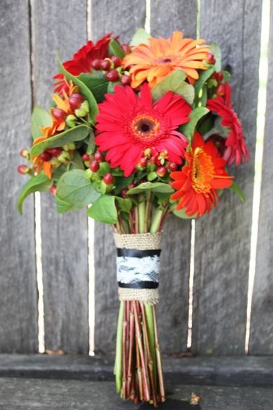 花嫁さんに人気♡ガーベラのブーケが可愛くてきゅん♡にて紹介している画像