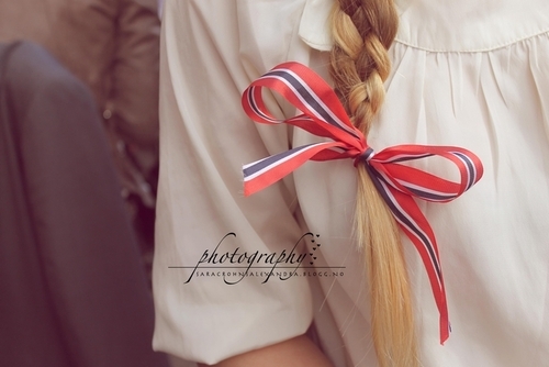 Enhance Your Feminine Charm ♡ Complete Your Adorably Pure Hairstyle for Invitations with Delicate Craft Ribbons＊にて紹介している画像