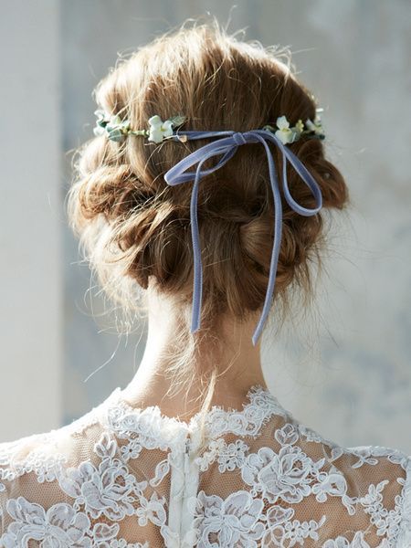 Enhance Your Feminine Charm ♡ Complete Your Adorably Pure Hairstyle for Invitations with Delicate Craft Ribbons＊にて紹介している画像