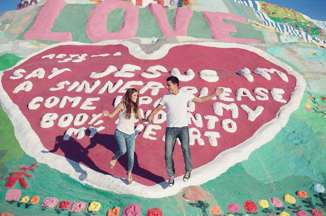 A Colorful and Adorable 'Salvation Mountain' Overflowing with Love: A Place I Want to Visit!にて紹介している画像