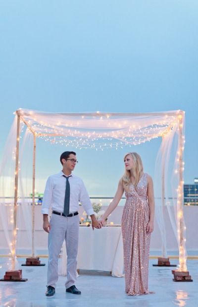"Fairy Lights: Perfect Ways to Create a Rapunzel-Inspired Summer Wedding"にて紹介している画像