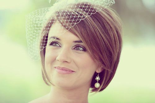 Fluffy and Cute ♡ A Collection of Brides with Bob Hairstylesにて紹介している画像