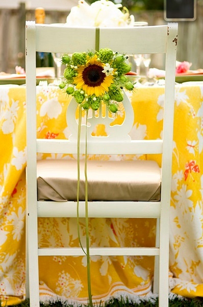 "♡ Summer in Full Bloom ♡ A Beautiful Wedding Using Sunflowers: A Special Feature on Refreshing Summer Wedding Coordination *"にて紹介している画像